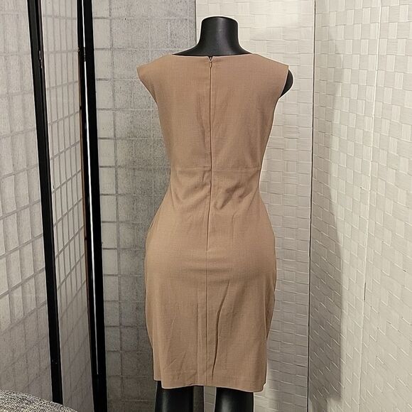 EVAN-PICONE DRAPED NECKLINE SLEEVELESS SHEATH DRESS - Picture 7 of 13